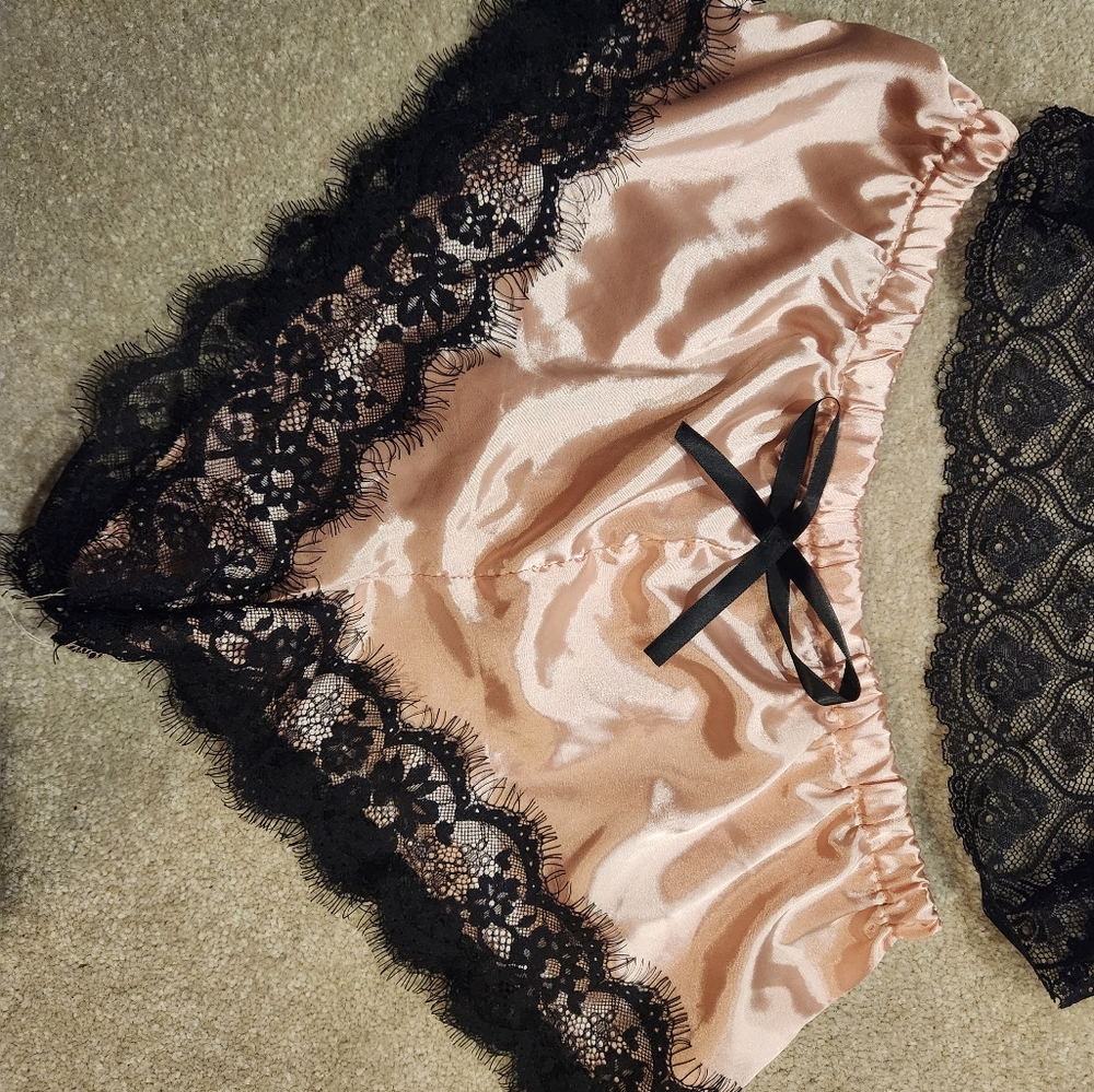PJ Set - Picture 2 of 3